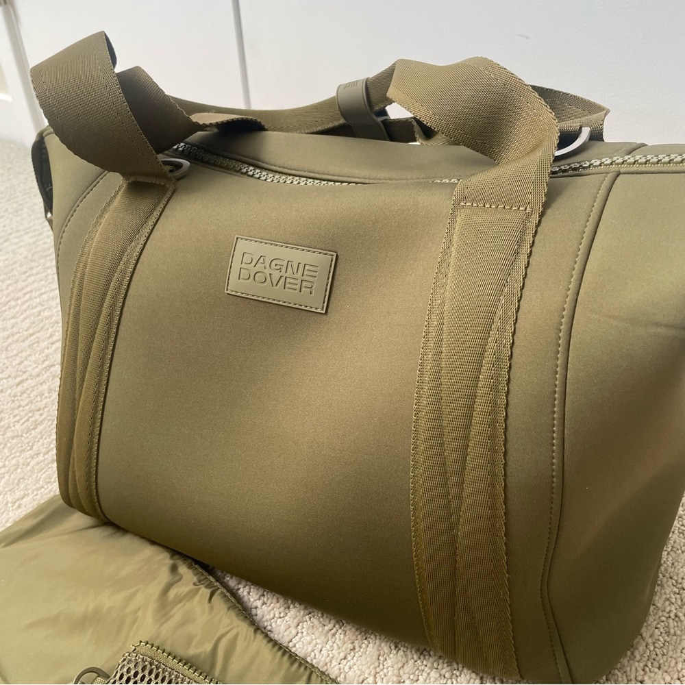 Danger Dover - Landon Neoprene Carryall Bag (Medium) Dark Moss Color - Picture 14 of 14